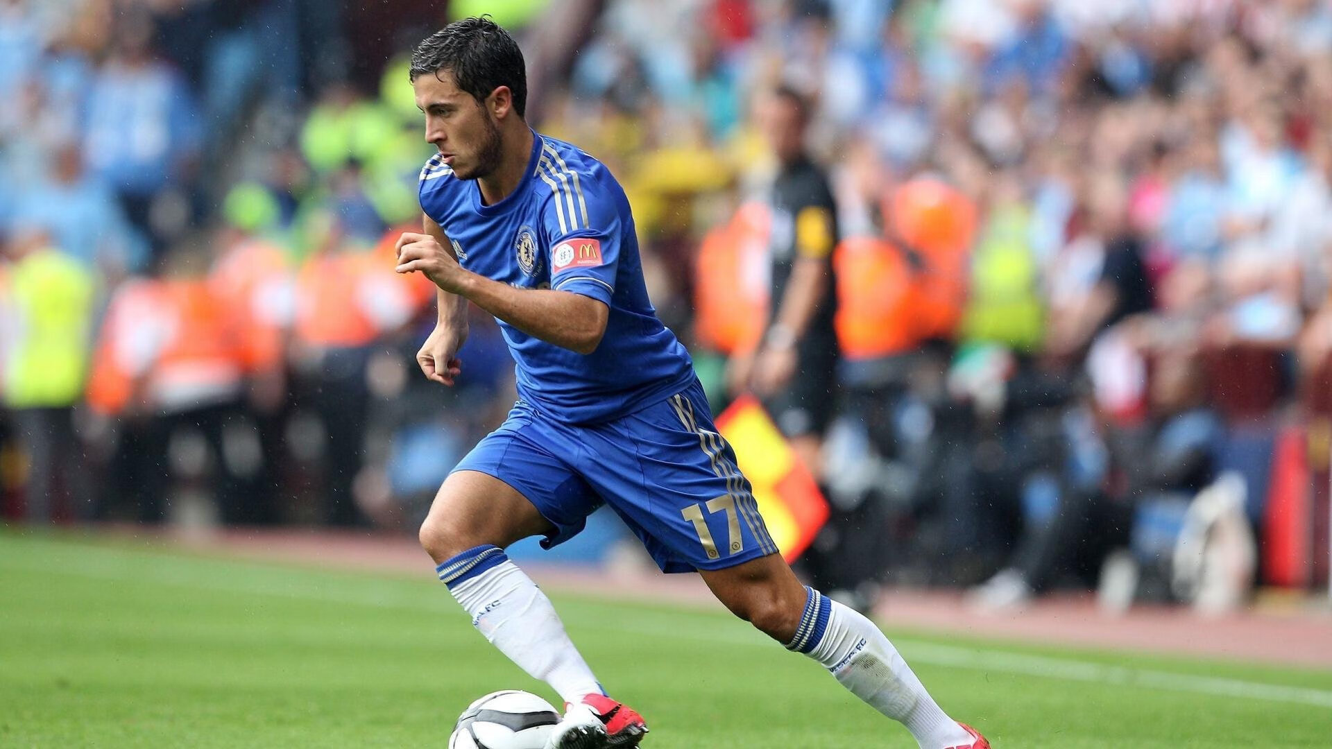 “梅开二度！明星核心一人撑起整场比赛的胜利”